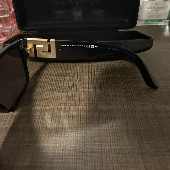 Versace Black and Gold Eyeglass Case - Picture 4 of 7